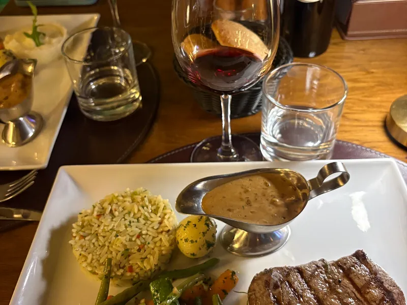 Le Bureau, restaurant à Ville Nouvelle, photo 2
